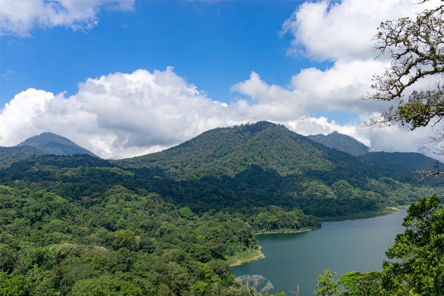 Gunung Lesung